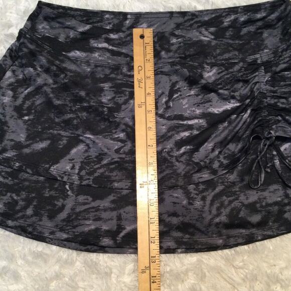 Marika Tek Skort Gray and Black L - Picture 4 of 6